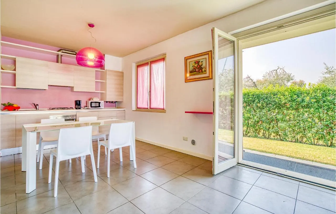 Raffa Cozy Apartment In Puegnago Sul Garda With Wifi
